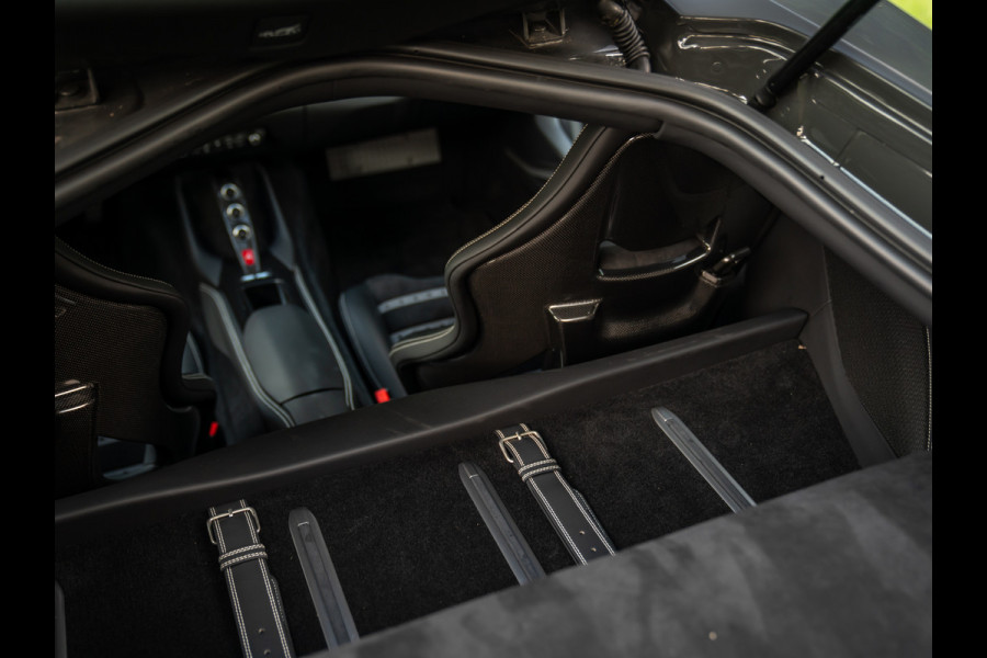 Ferrari 812 Superfast | Lift | Pass. display | Grigio Scuro | Carbon Driver Zone