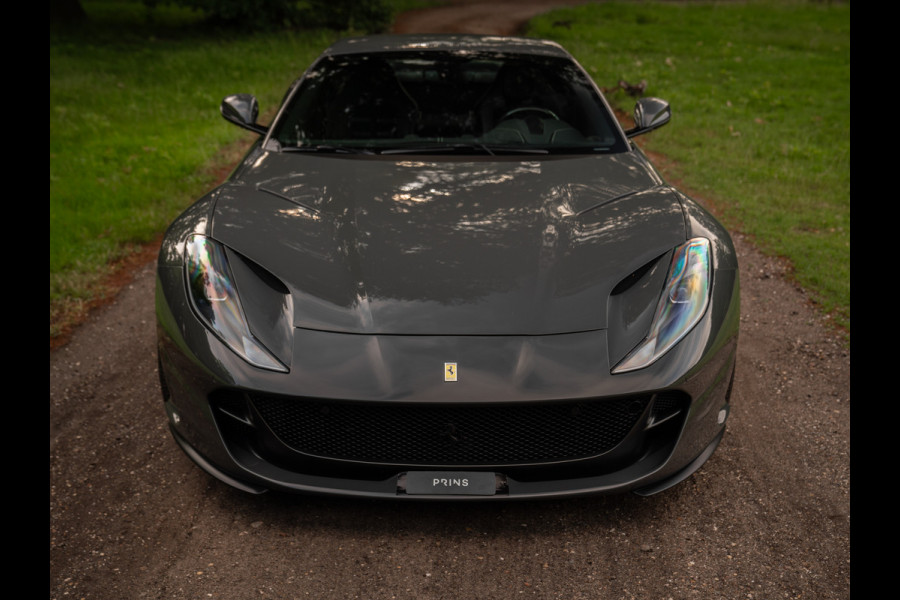 Ferrari 812 Superfast | Lift | Pass. display | Grigio Scuro | Carbon Driver Zone