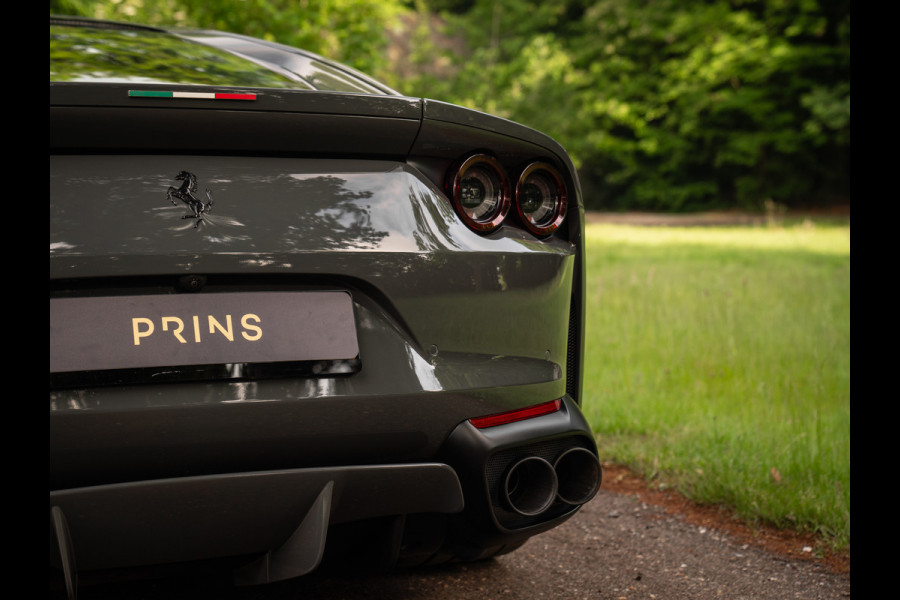 Ferrari 812 Superfast | Lift | Pass. display | Grigio Scuro | Carbon Driver Zone