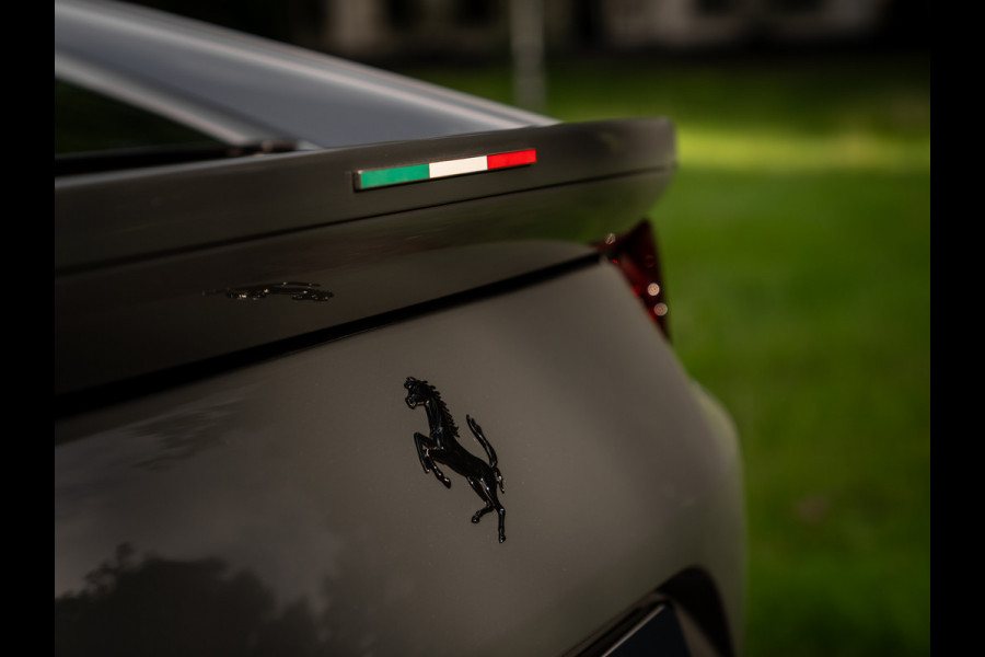 Ferrari 812 Superfast | Lift | Pass. display | Grigio Scuro | Carbon Driver Zone
