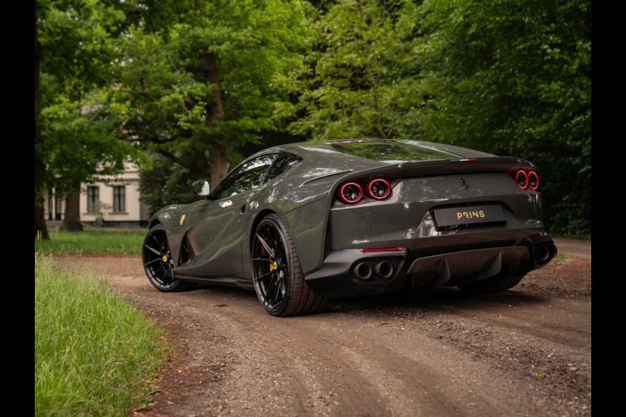 Ferrari 812 Superfast | Lift | Pass. display | Grigio Scuro | Carbon Driver Zone