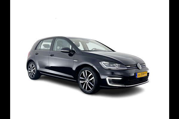 Volkswagen e-Golf E-DITION Aut. *HEAT-PUMP | ADAPTIVE-CRUISE | FULL-LED | DAB+ | NAVI-FULLMAP | CARPLAY | HEATED-COMFORTSEATS | ECC | CCS-FASTLOADER | PARKPILOT | CARPLAY | 17''ALU*