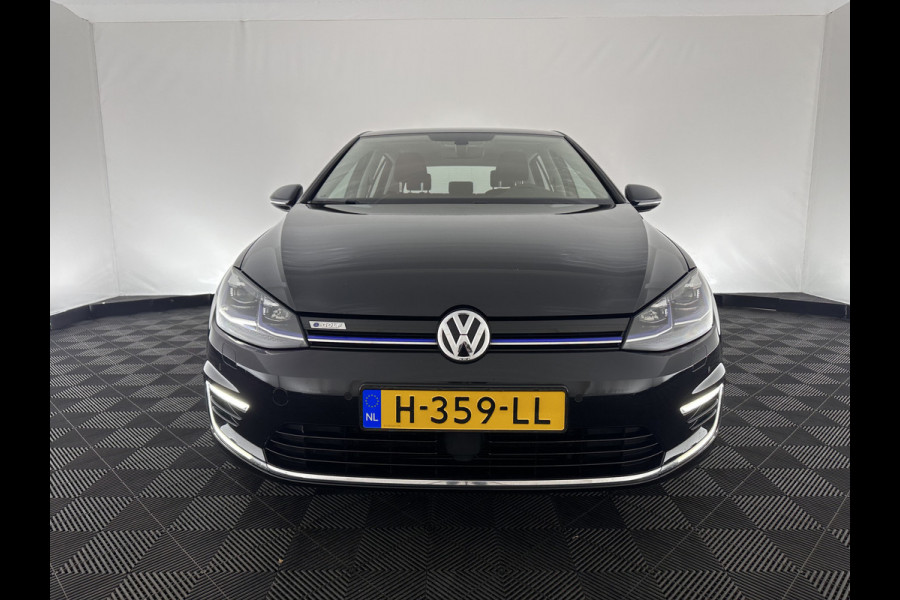 Volkswagen e-Golf E-DITION Aut. *HEAT-PUMP | ADAPTIVE-CRUISE | FULL-LED | DAB+ | NAVI-FULLMAP | CARPLAY | HEATED-COMFORTSEATS | ECC | CCS-FASTLOADER | PARKPILOT | CARPLAY | 17''ALU*