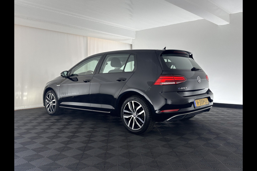 Volkswagen e-Golf E-DITION Aut. *HEAT-PUMP | ADAPTIVE-CRUISE | FULL-LED | DAB+ | NAVI-FULLMAP | CARPLAY | HEATED-COMFORTSEATS | ECC | CCS-FASTLOADER | PARKPILOT | CARPLAY | 17''ALU*