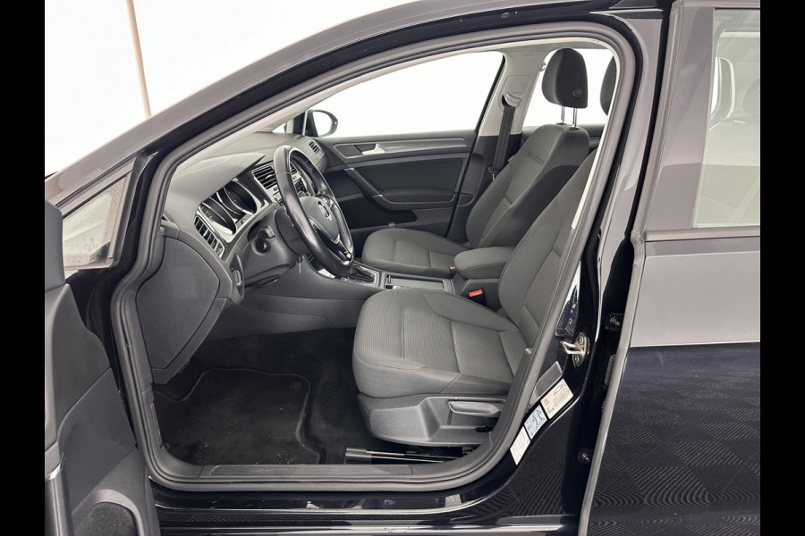Volkswagen e-Golf E-DITION Aut. *HEAT-PUMP | ADAPTIVE-CRUISE | FULL-LED | DAB+ | NAVI-FULLMAP | CARPLAY | HEATED-COMFORTSEATS | ECC | CCS-FASTLOADER | PARKPILOT | CARPLAY | 17''ALU*
