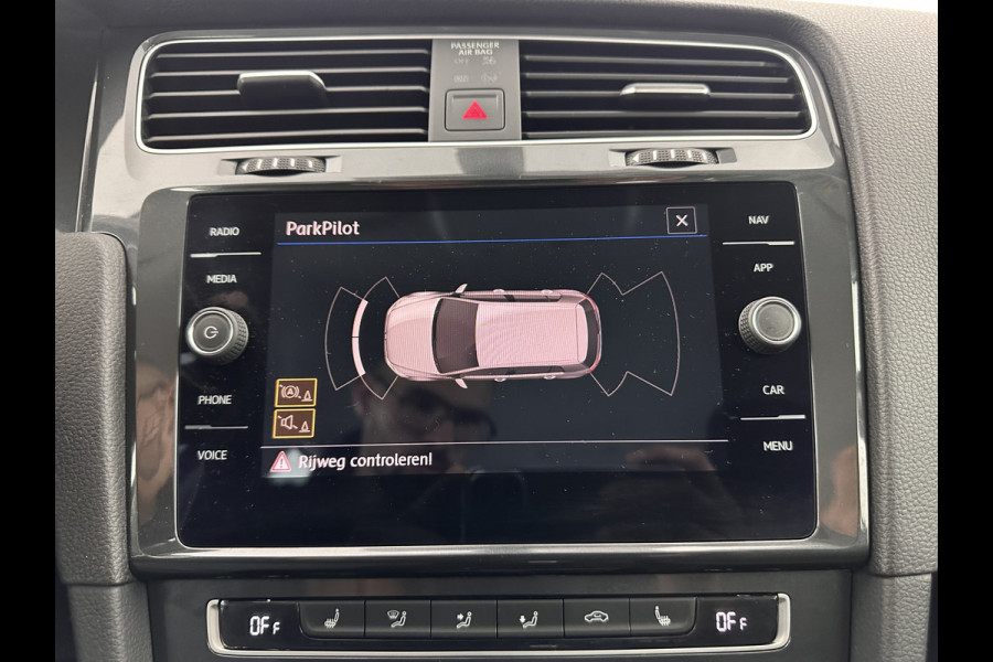 Volkswagen e-Golf E-DITION Aut. *HEAT-PUMP | ADAPTIVE-CRUISE | FULL-LED | DAB+ | NAVI-FULLMAP | CARPLAY | HEATED-COMFORTSEATS | ECC | CCS-FASTLOADER | PARKPILOT | CARPLAY | 17''ALU*