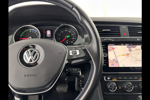 Volkswagen e-Golf E-DITION Aut. *HEAT-PUMP | ADAPTIVE-CRUISE | FULL-LED | DAB+ | NAVI-FULLMAP | CARPLAY | HEATED-COMFORTSEATS | ECC | CCS-FASTLOADER | PARKPILOT | CARPLAY | 17''ALU*