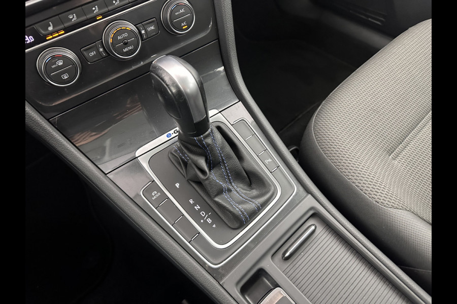 Volkswagen e-Golf E-DITION Aut. *HEAT-PUMP | ADAPTIVE-CRUISE | FULL-LED | DAB+ | NAVI-FULLMAP | CARPLAY | HEATED-COMFORTSEATS | ECC | CCS-FASTLOADER | PARKPILOT | CARPLAY | 17''ALU*