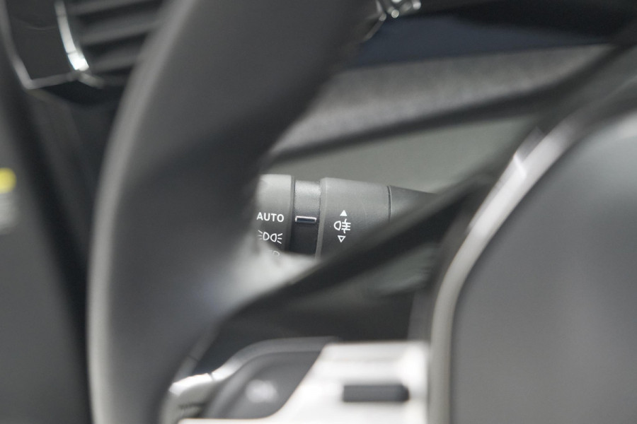 Peugeot 308 PureTech 130 Allure | Camera | Navigatie | Parkeersensoren | Apple CarPlay