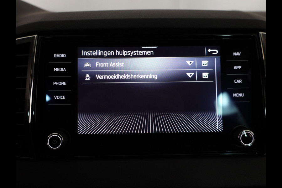 Škoda Karoq 1.0 TSI Business Edition 110 pk | Verlengde garantie | Navigatie | Parkeersensoren | Achteruitrijcamera | Autom. airco |