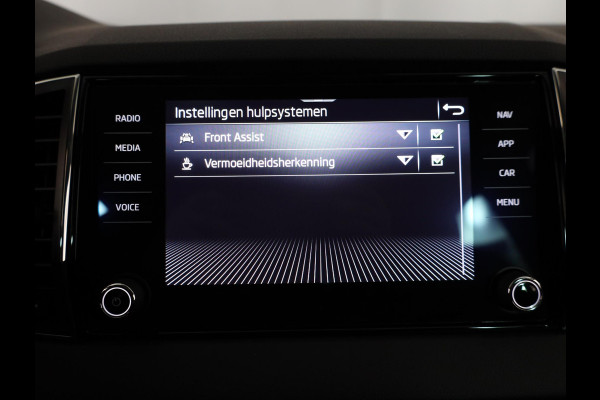 Škoda Karoq 1.0 TSI Business Edition 110 pk | Verlengde garantie | Navigatie | Parkeersensoren | Achteruitrijcamera | Autom. airco |