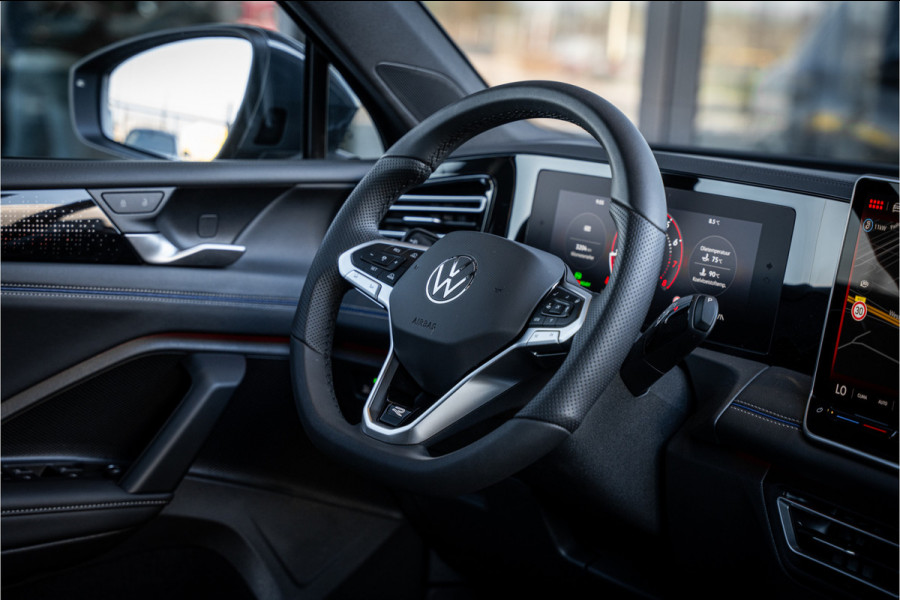 Volkswagen Tiguan 1.5 eTSI R-Line Edition - R Line | Elek. Trekhaak | ACC | Massage | Stuurwiel verwarmd