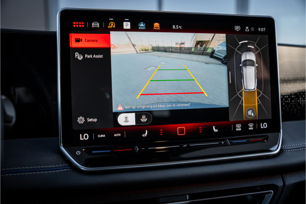 Volkswagen Tiguan 1.5 eTSI R-Line Edition - R Line | Elek. Trekhaak | ACC | Massage | Stuurwiel verwarmd