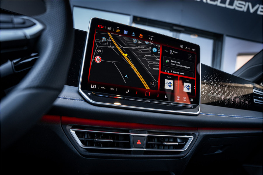 Volkswagen Tiguan 1.5 eTSI R-Line Edition - R Line | Elek. Trekhaak | ACC | Massage | Stuurwiel verwarmd