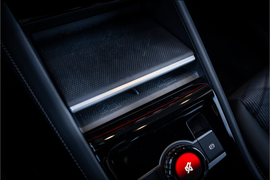 Volkswagen Tiguan 1.5 eTSI R-Line Edition - R Line | Elek. Trekhaak | ACC | Massage | Stuurwiel verwarmd