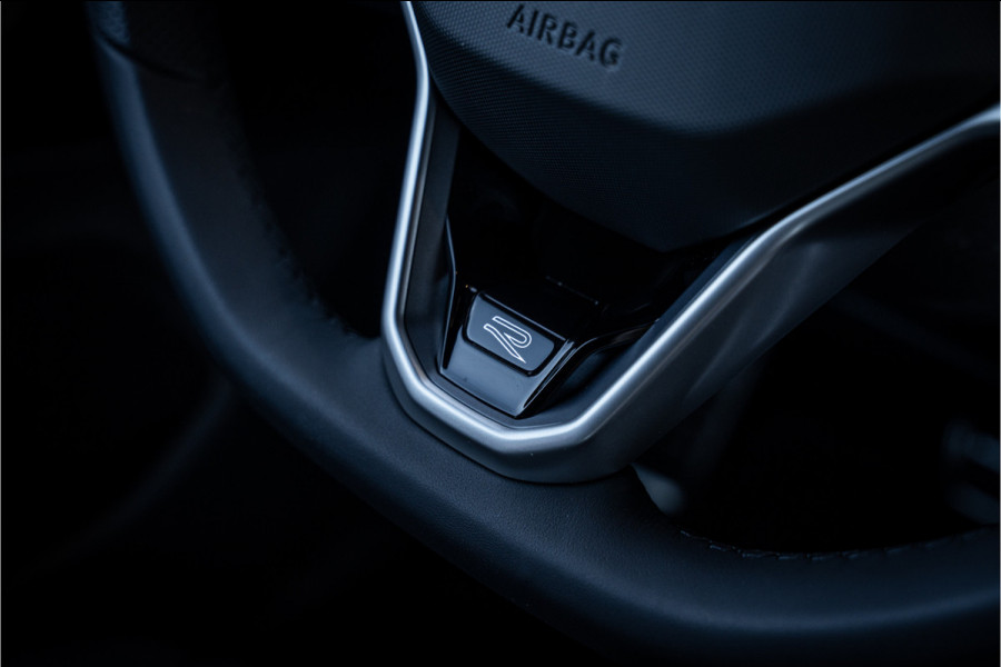 Volkswagen Tiguan 1.5 eTSI R-Line Edition - R Line | Elek. Trekhaak | ACC | Massage | Stuurwiel verwarmd
