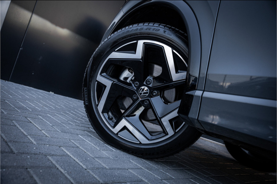 Volkswagen Tiguan 1.5 eTSI R-Line Edition - R Line | Elek. Trekhaak | ACC | Massage | Stuurwiel verwarmd