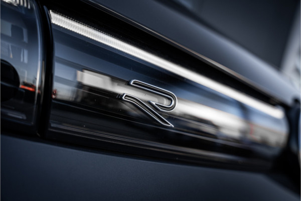 Volkswagen Tiguan 1.5 eTSI R-Line Edition - R Line | Elek. Trekhaak | ACC | Massage | Stuurwiel verwarmd
