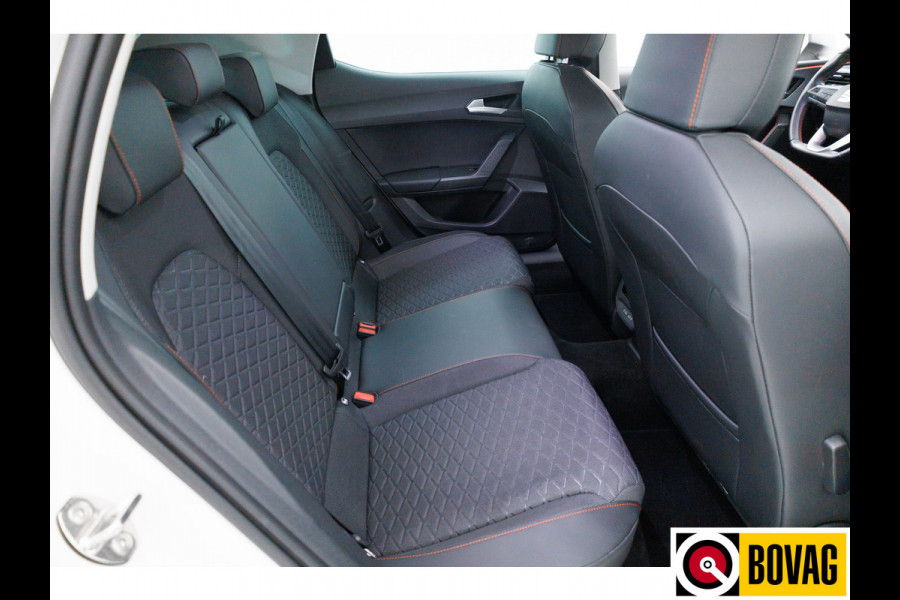 Seat Leon FR 1.4 TSI eHybrid PHEV FR Business Intense 204 PK | Stuurverwarming | Travel assist | Achteruirijcamera PDC V+A , Sfeerverlichting, Navigatie, Digi dashboard, App-connect