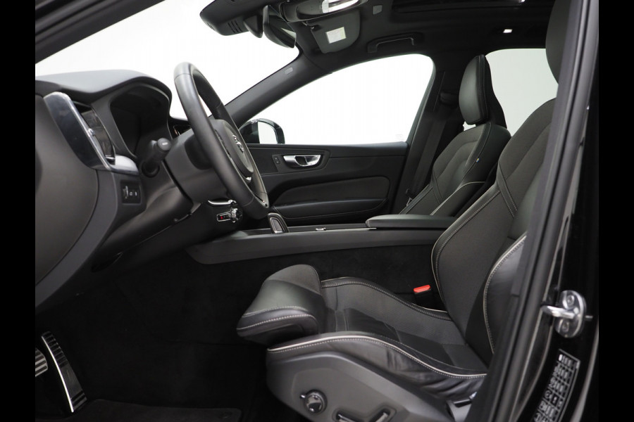 Volvo XC60 2.0 T8 Recharge AWD R-Design Dark | Panoramadak | Pilot Assist | Keyless | Camera | Memory | Carplay