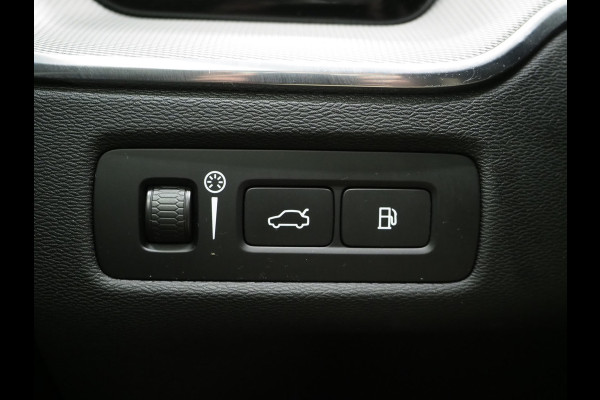 Volvo XC60 2.0 T8 Recharge AWD R-Design Dark | Panoramadak | Pilot Assist | Keyless | Camera | Memory | Carplay