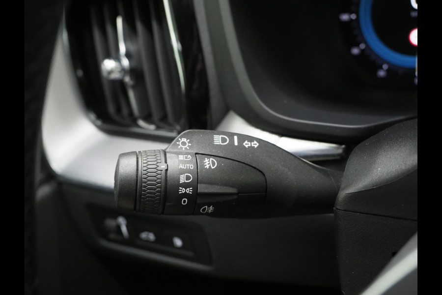 Volvo XC60 2.0 T8 Recharge AWD R-Design Dark | Panoramadak | Pilot Assist | Keyless | Camera | Memory | Carplay