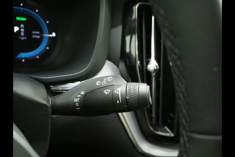 Volvo XC60 2.0 T8 Recharge AWD R-Design Dark | Panoramadak | Pilot Assist | Keyless | Camera | Memory | Carplay