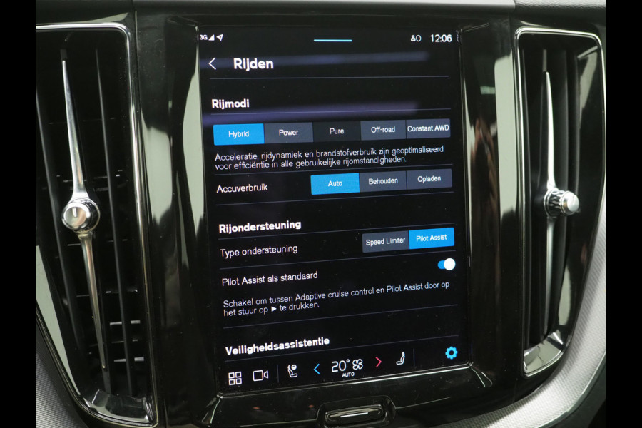Volvo XC60 2.0 T8 Recharge AWD R-Design Dark | Panoramadak | Pilot Assist | Keyless | Camera | Memory | Carplay