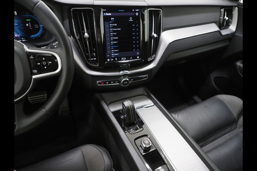 Volvo XC60 2.0 T8 Recharge AWD R-Design Dark | Panoramadak | Pilot Assist | Keyless | Camera | Memory | Carplay