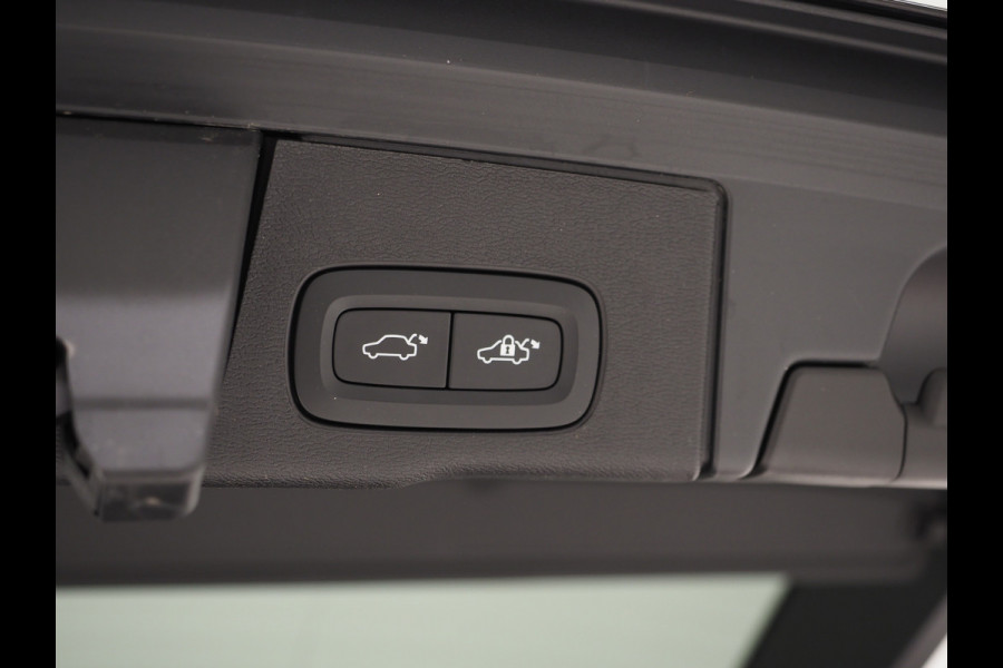 Volvo XC60 2.0 T8 Recharge AWD R-Design Dark | Panoramadak | Pilot Assist | Keyless | Camera | Memory | Carplay