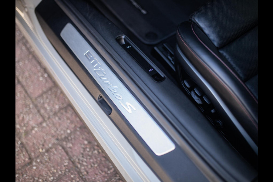 Porsche 911 Cabrio 3.8 Turbo S | Lift | Keramisch | PDCC | Matrix | 360° Camera