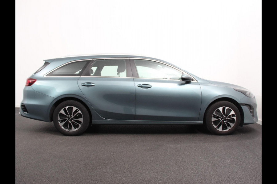 Kia Ceed Sportswagon 1.6 GDI PHEV DynamicLine Climate control Achteruitrijd camera Cruise control Parkeersensoren LED Lane assist Apple Carplay/ Android auto