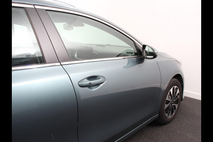 Kia Ceed Sportswagon 1.6 GDI PHEV DynamicLine Climate control Achteruitrijd camera Cruise control Parkeersensoren LED Lane assist Apple Carplay/ Android auto