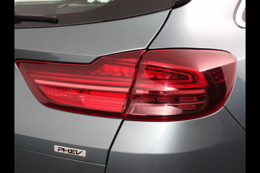 Kia Ceed Sportswagon 1.6 GDI PHEV DynamicLine Climate control Achteruitrijd camera Cruise control Parkeersensoren LED Lane assist Apple Carplay/ Android auto