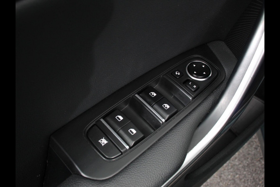 Kia Ceed Sportswagon 1.6 GDI PHEV DynamicLine Climate control Achteruitrijd camera Cruise control Parkeersensoren LED Lane assist Apple Carplay/ Android auto