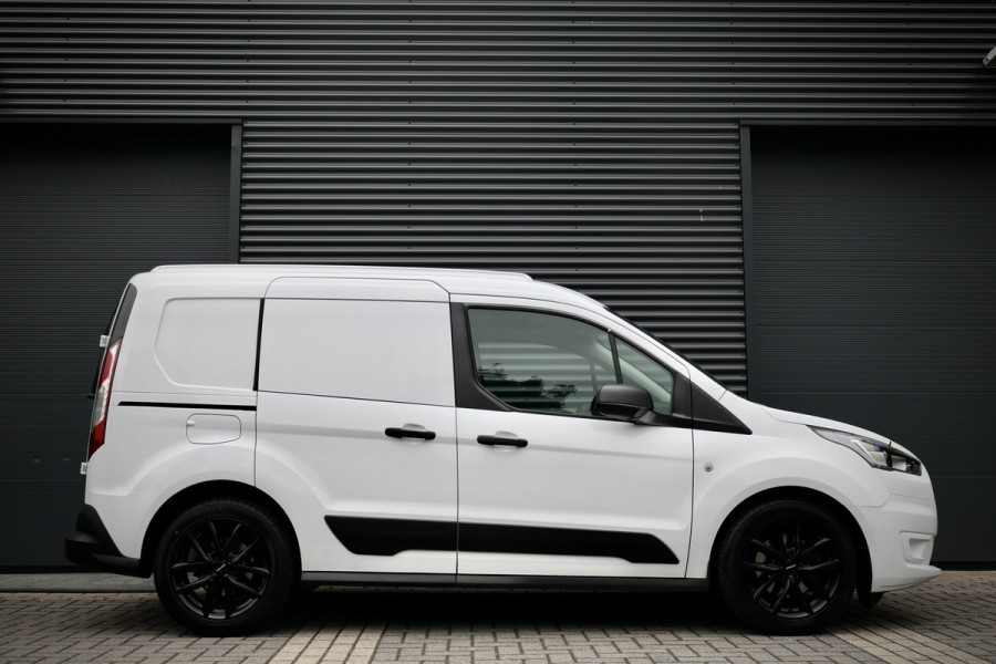 Ford Transit Connect 1.5 EcoBlue | 3-Zitter | Navigatie | Camera | CarPlay | Cruise control | Trekhaak | Stoelverwarming | Nieuwe APK | Onderhoudsbeurt | BPM Vrij