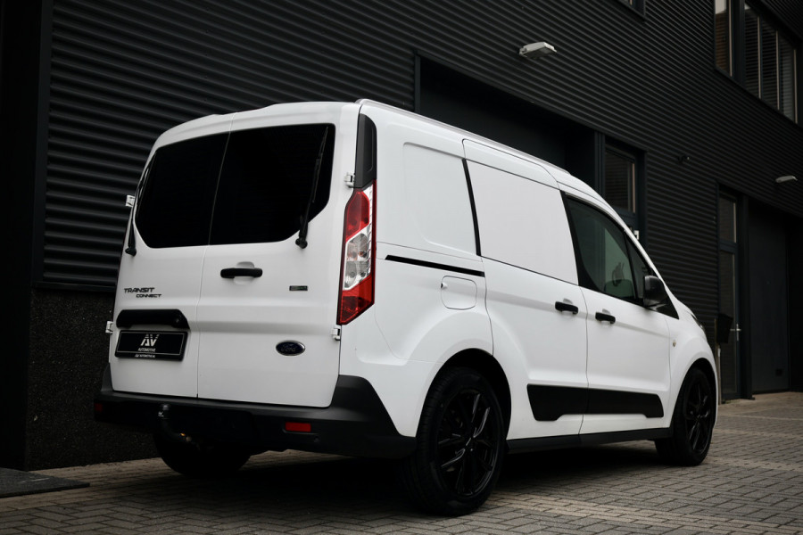 Ford Transit Connect 1.5 EcoBlue | 3-Zitter | Navigatie | Camera | CarPlay | Cruise control | Trekhaak | Stoelverwarming | Nieuwe APK | Onderhoudsbeurt | BPM Vrij