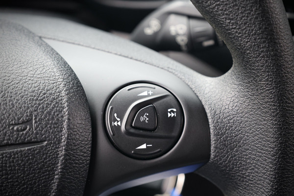 Ford Transit Connect 1.5 EcoBlue | 3-Zitter | Navigatie | Camera | CarPlay | Cruise control | Trekhaak | Stoelverwarming | Nieuwe APK | Onderhoudsbeurt | BPM Vrij