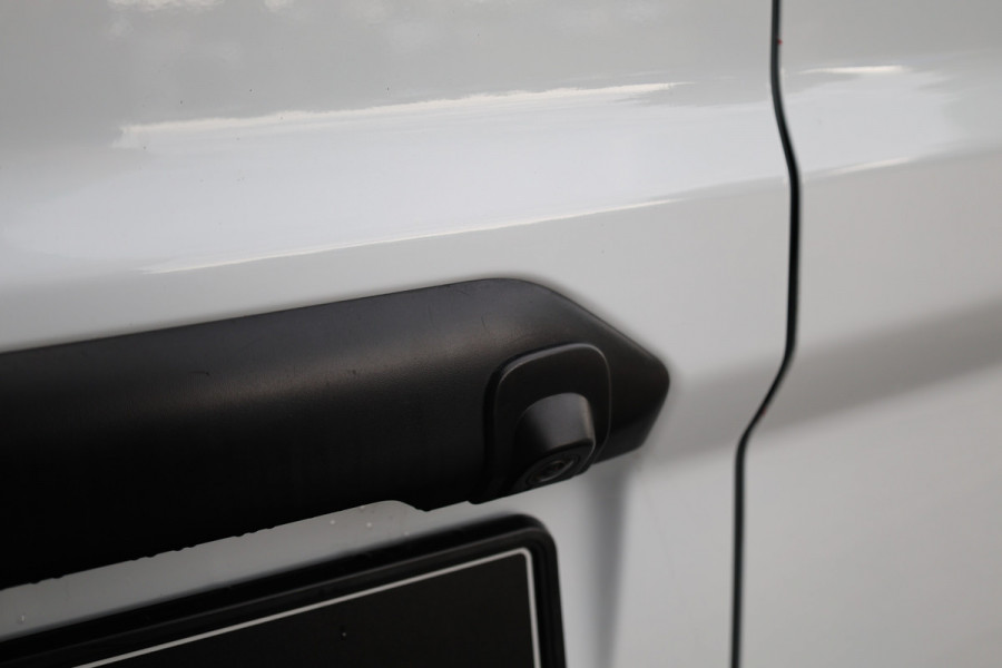 Ford Transit Connect 1.5 EcoBlue | 3-Zitter | Navigatie | Camera | CarPlay | Cruise control | Trekhaak | Stoelverwarming | Nieuwe APK | Onderhoudsbeurt | BPM Vrij