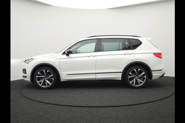 Seat Tarraco 1.4 TSI e-Hybrid FR Plug In Hybrid 245pk Dealer O.H | PHEV | Trekhaak af Fabriek | Alcantara Sportstoelen Memory Verwarmd | Adaptive Cruise | 20"L.M | 360 Camera | Virtual | Carplay |