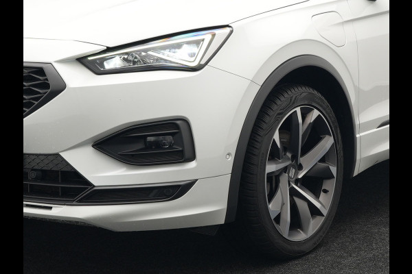 Seat Tarraco 1.4 TSI e-Hybrid FR Plug In Hybrid 245pk Dealer O.H | PHEV | Trekhaak af Fabriek | Alcantara Sportstoelen Memory Verwarmd | Adaptive Cruise | 20"L.M | 360 Camera | Virtual | Carplay |