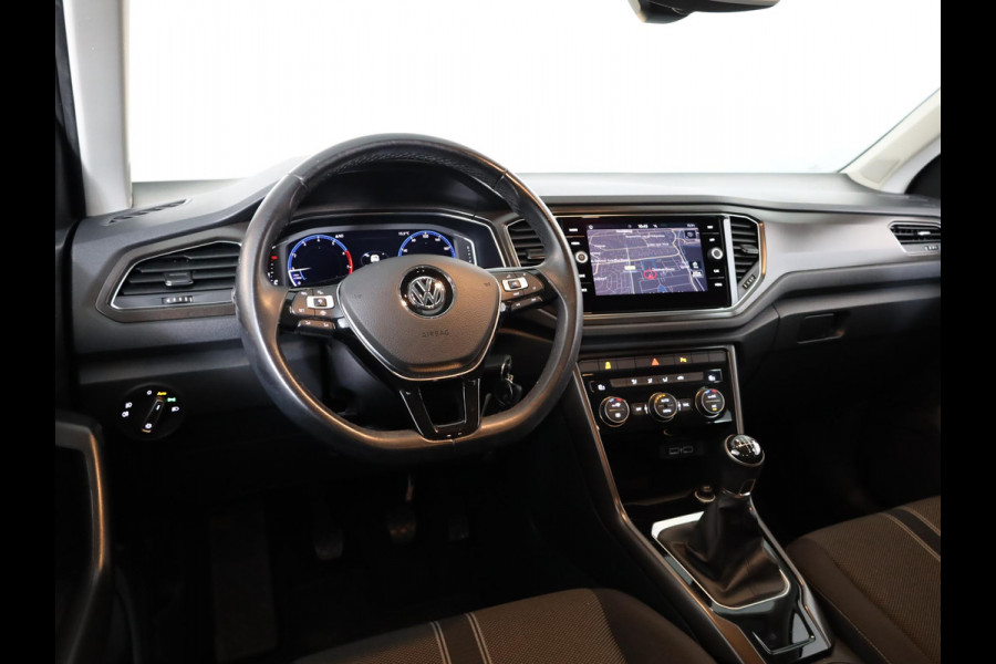 Volkswagen T-Roc 1.5 TSI Style 150pk 6bak |Digi display| LMVelgen| Navi| Camera| Alarm