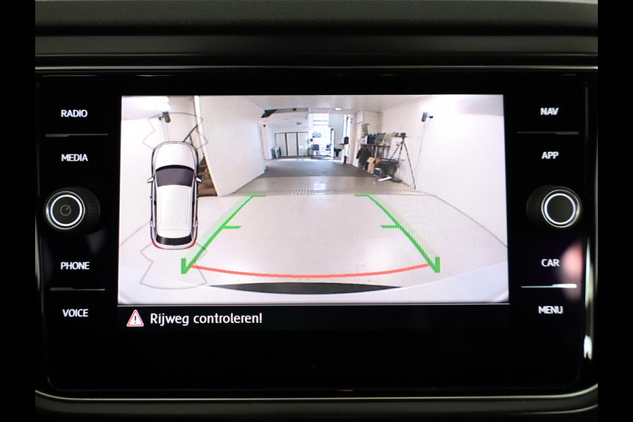 Volkswagen T-Roc 1.5 TSI Style 150pk 6bak |Digi display| LMVelgen| Navi| Camera| Alarm