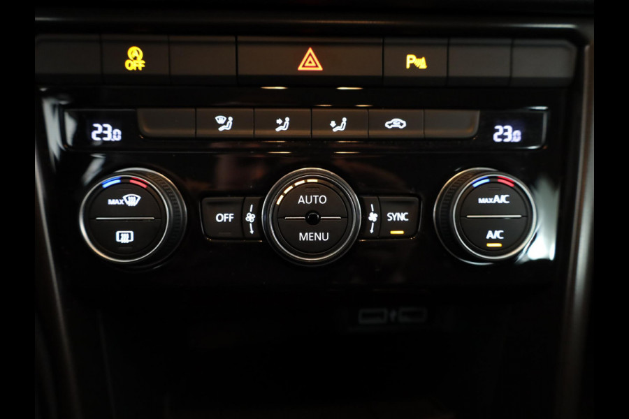 Volkswagen T-Roc 1.5 TSI Style 150pk 6bak |Digi display| LMVelgen| Navi| Camera| Alarm