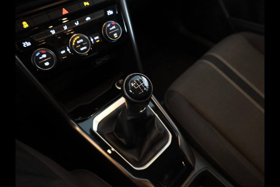Volkswagen T-Roc 1.5 TSI Style 150pk 6bak |Digi display| LMVelgen| Navi| Camera| Alarm