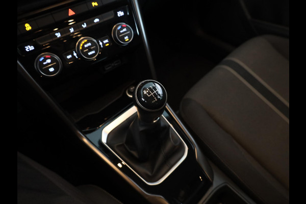 Volkswagen T-Roc 1.5 TSI Style 150pk 6bak |Digi display| LMVelgen| Navi| Camera| Alarm