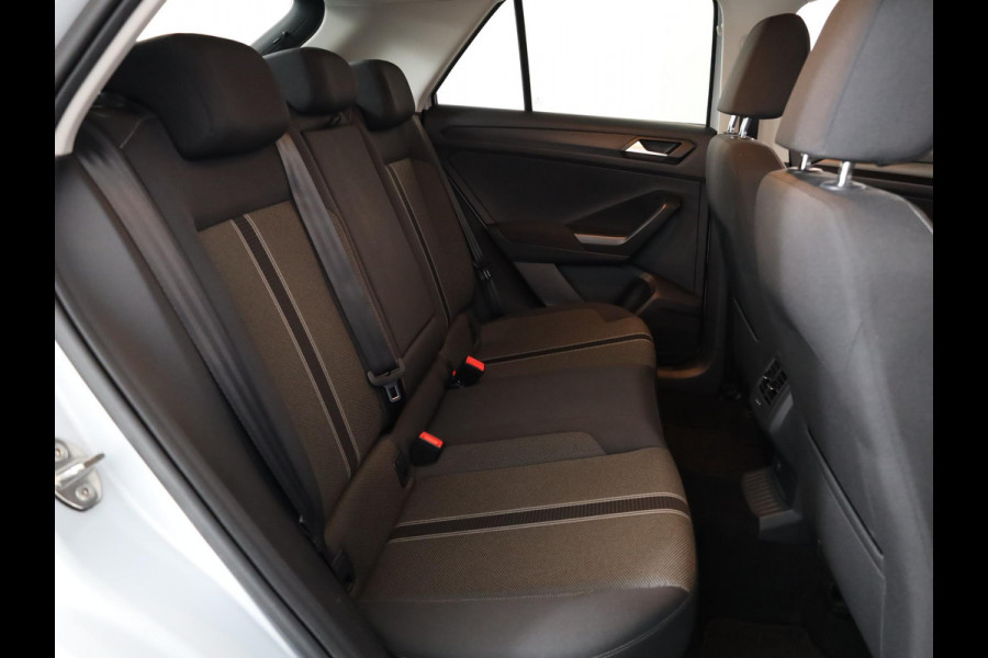 Volkswagen T-Roc 1.5 TSI Style 150pk 6bak |Digi display| LMVelgen| Navi| Camera| Alarm