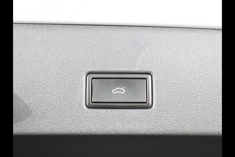 Volkswagen T-Roc 1.5 TSI Style 150pk 6bak |Digi display| LMVelgen| Navi| Camera| Alarm