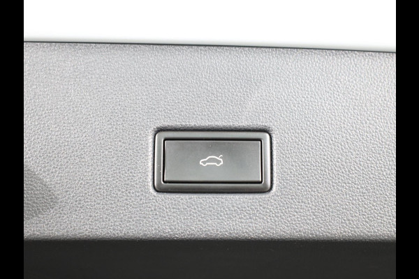 Volkswagen T-Roc 1.5 TSI Style 150pk 6bak |Digi display| LMVelgen| Navi| Camera| Alarm
