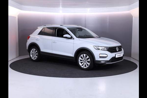 Volkswagen T-Roc 1.5 TSI Style 150pk 6bak |Digi display| LMVelgen| Navi| Camera| Alarm